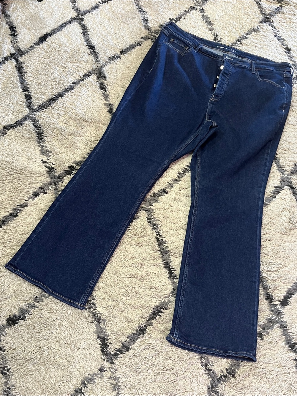 Old Navy Extra High Rise Kicker Boot-Cut Jeans 22W Long  EUC